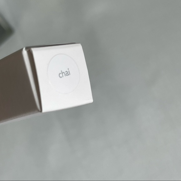 INNER BEAUTY skin care creamy concealer CHAI luminous healthy looking finish - Picture 2 of 5